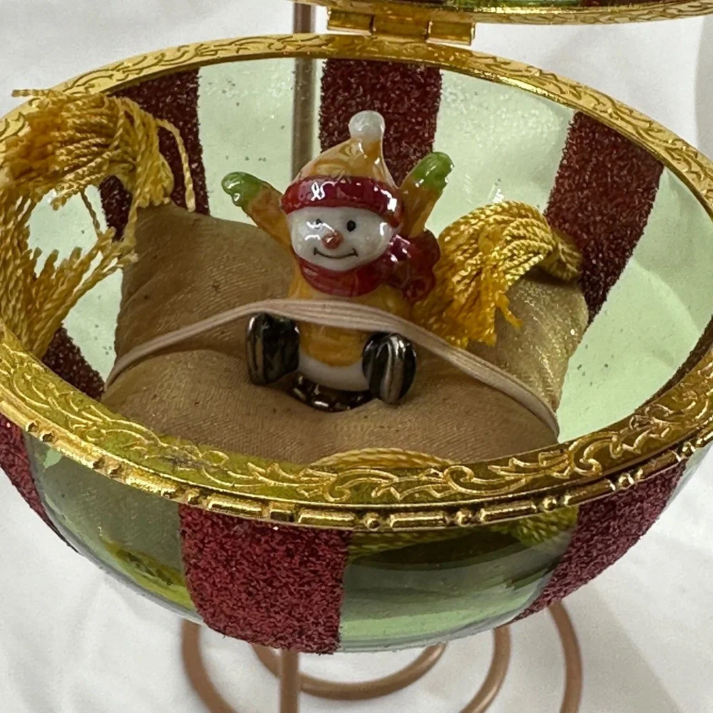 Waterford Holiday Heirlooms North Pole Treasures Box- Ornament * Crack in Glass